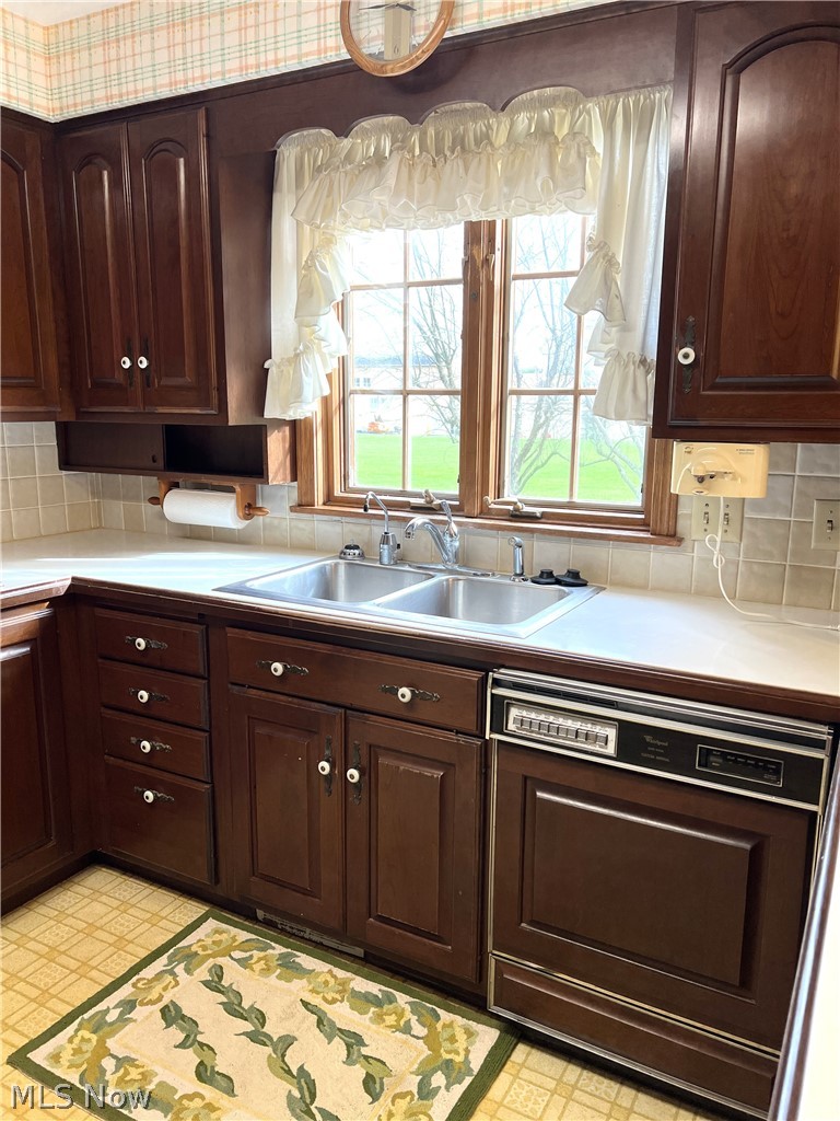 389 W High Street East Palestine OH 44413