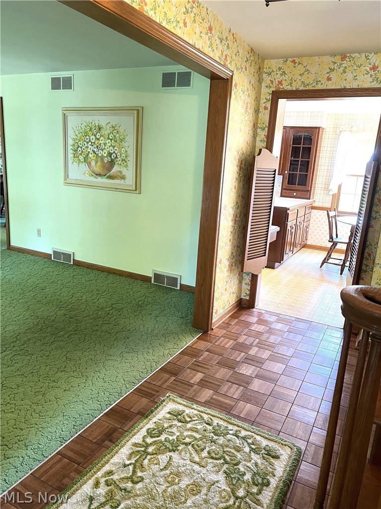 389 W High Street East Palestine OH 44413
