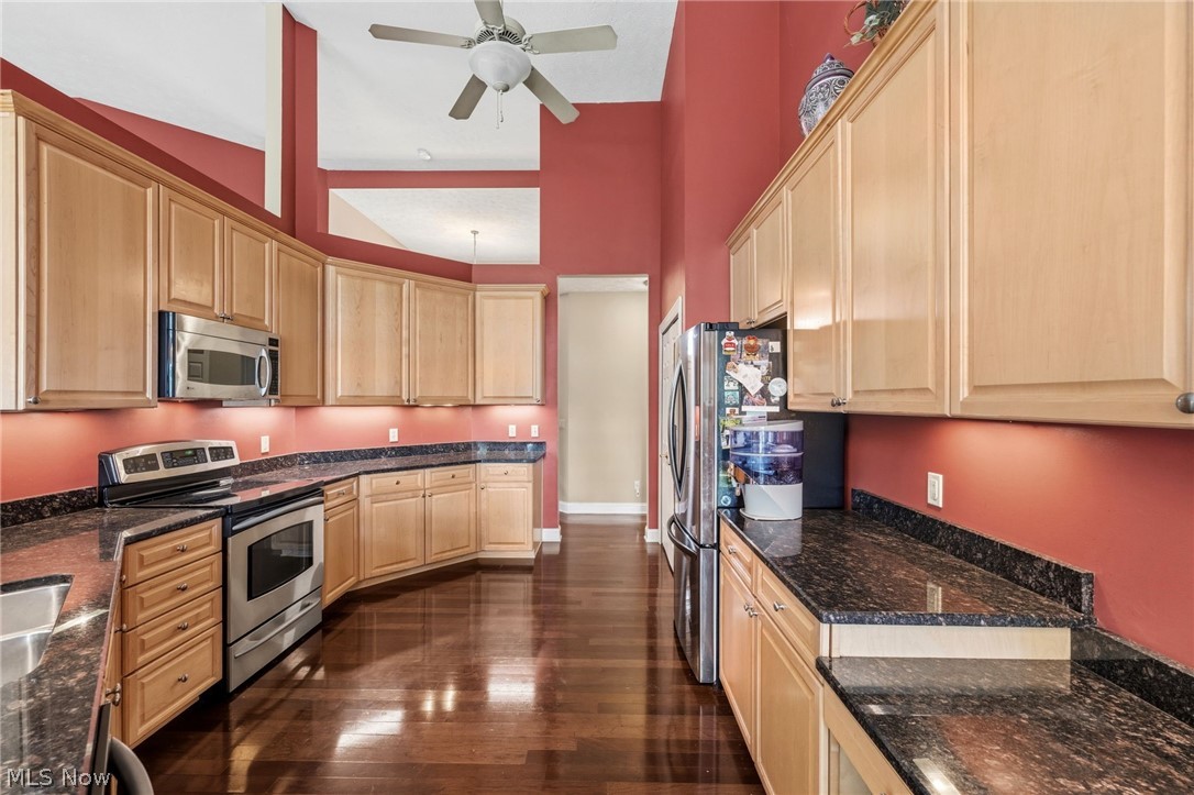 11512 Coopers Run Strongsville OH 44149