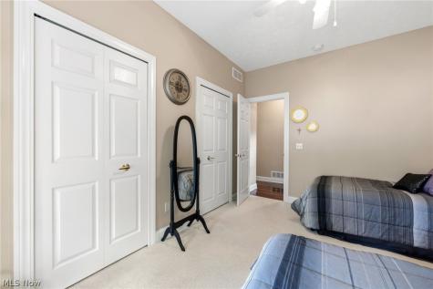 11512 Coopers Run Strongsville OH 44149