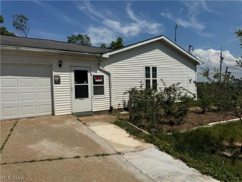 1195 Mitchells Lane Marietta OH 45750