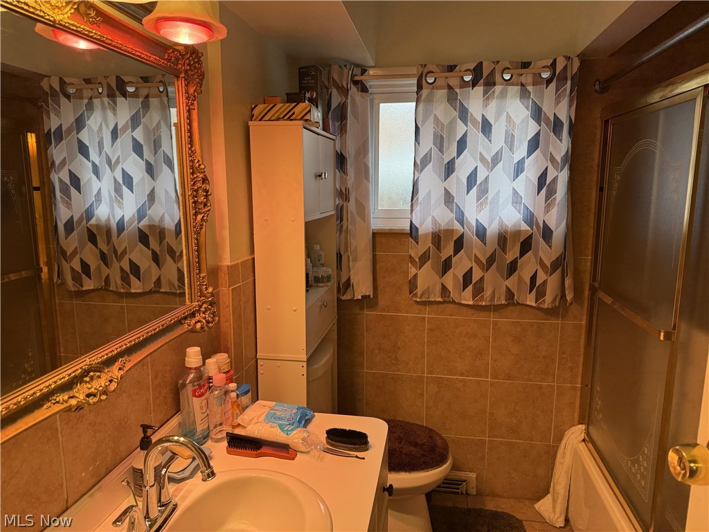 23478 Hillcroft Drive Warrensville Heights OH 44128
