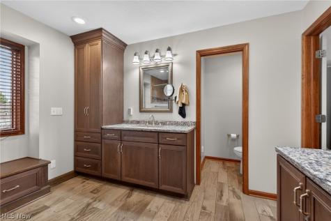 37811 Century Lane Avon OH 44011