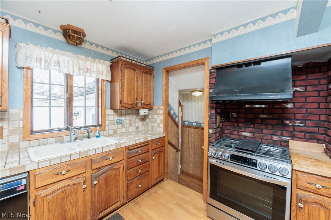 10136 Ridge Road North Royalton OH 44133