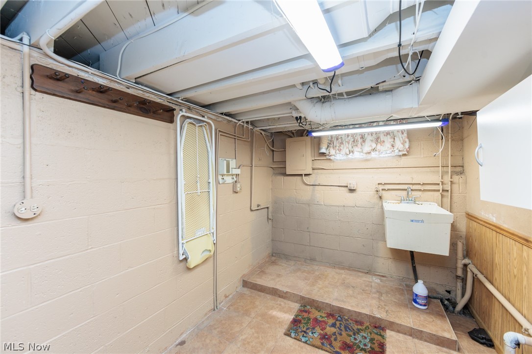 10136 Ridge Road North Royalton OH 44133