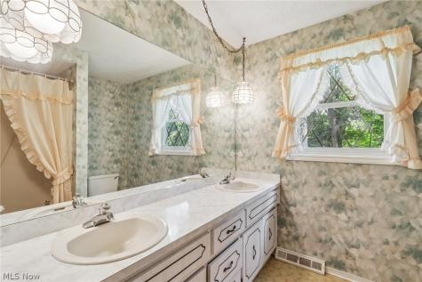 5611 Goodman Drive North Royalton OH 44133