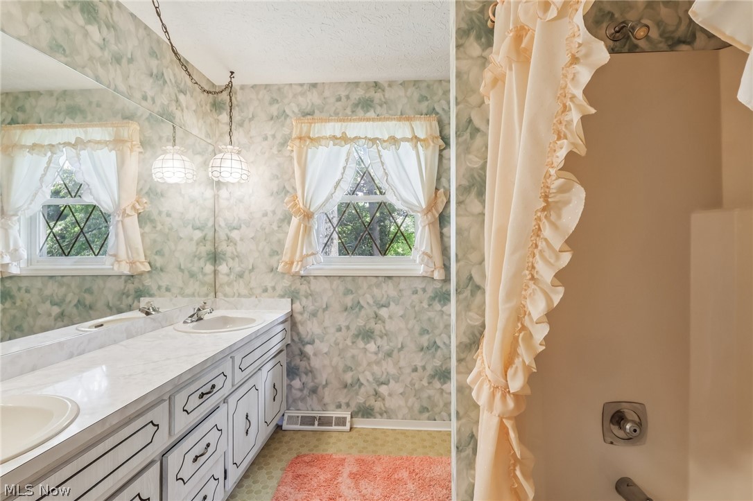 5611 Goodman Drive North Royalton OH 44133