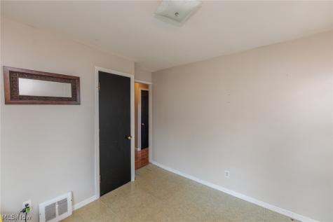 2511 North Avenue Parma OH 44134