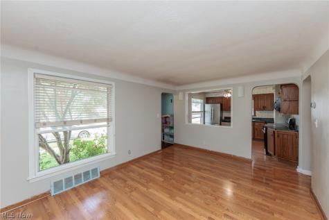 2511 North Avenue Parma OH 44134