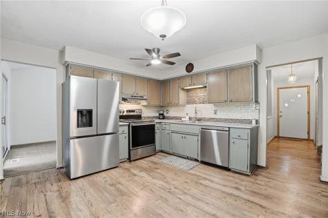 4492 Camellia Lane North Olmsted OH 44070