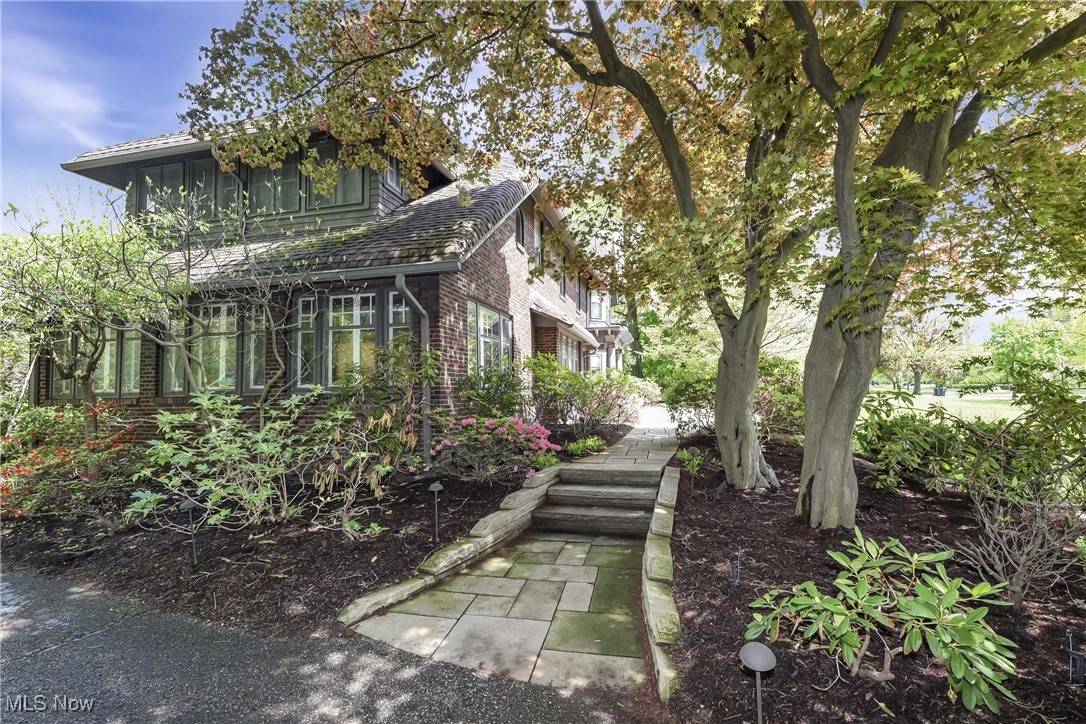 2831 Fairmount Boulevard Cleveland Heights OH 44118