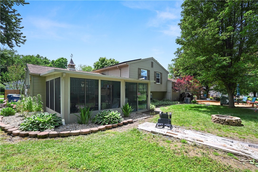 8441 Carriage Hill Drive NE Warren OH 44484