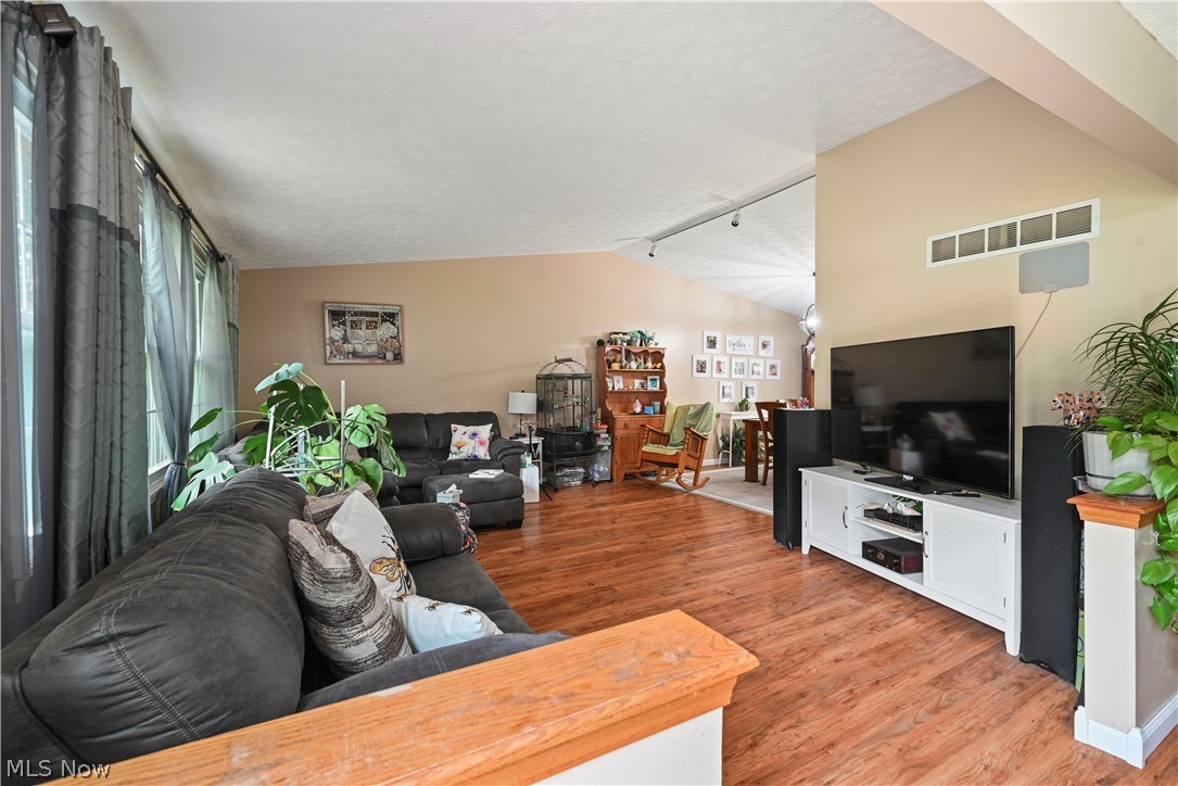 8441 Carriage Hill Drive NE Warren OH 44484