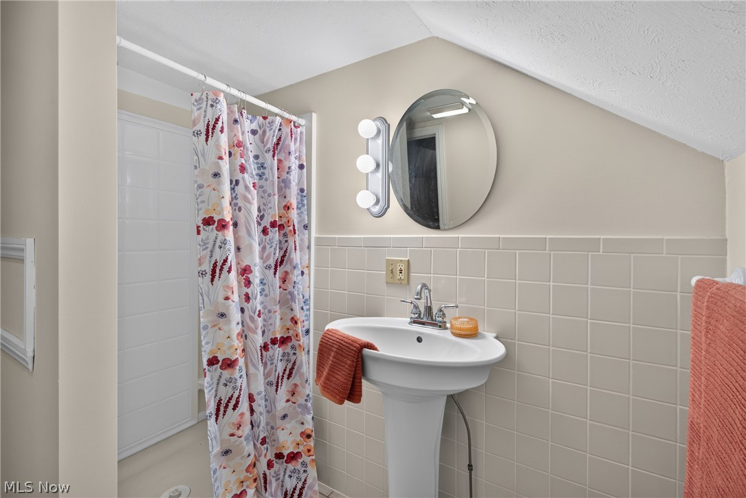 2539 Kingston Road Cleveland Heights OH 44118