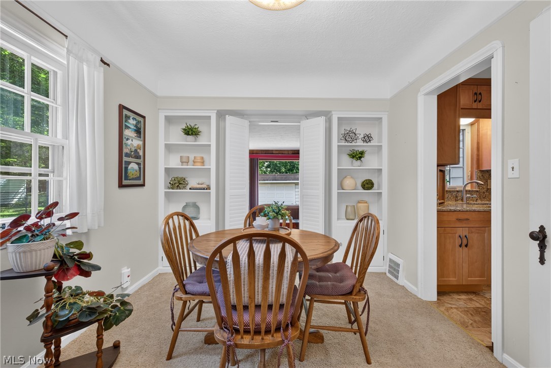 2539 Kingston Road Cleveland Heights OH 44118