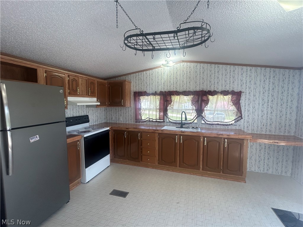 495 S. Pleasant Grove Circle Zanesville OH 43701
