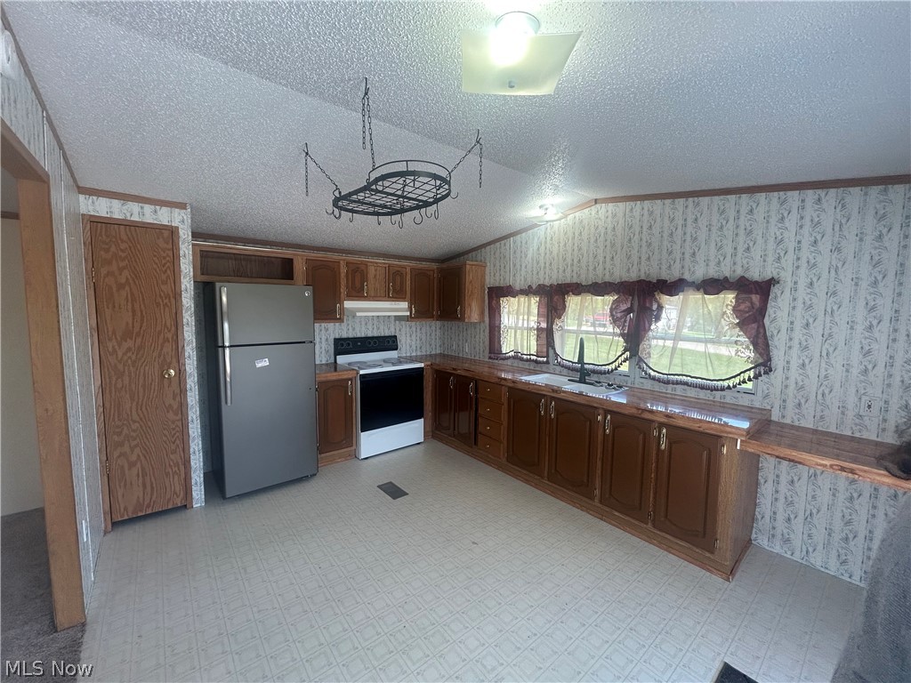 495 S. Pleasant Grove Circle Zanesville OH 43701