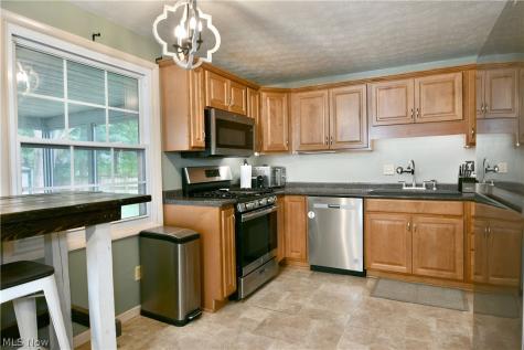 94 Camrose Drive Niles OH 44446