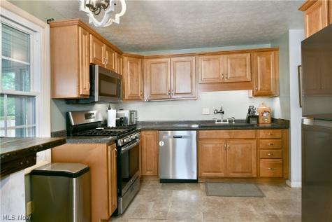 94 Camrose Drive Niles OH 44446