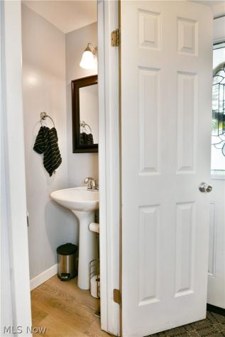 94 Camrose Drive Niles OH 44446