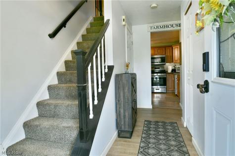 94 Camrose Drive Niles OH 44446
