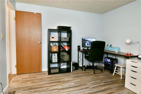 94 Camrose Drive Niles OH 44446