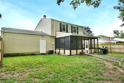 94 Camrose Drive Niles OH 44446