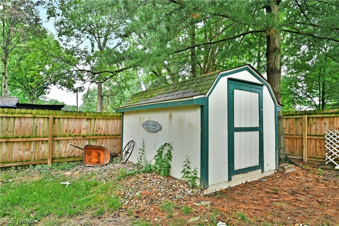 94 Camrose Drive Niles OH 44446