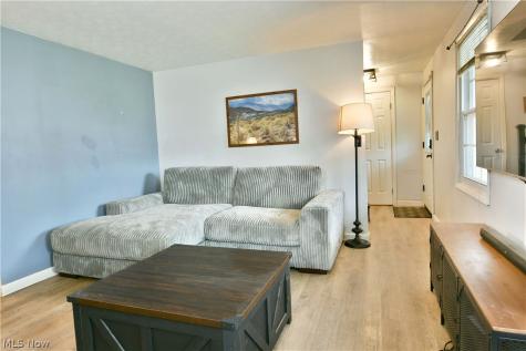 94 Camrose Drive Niles OH 44446
