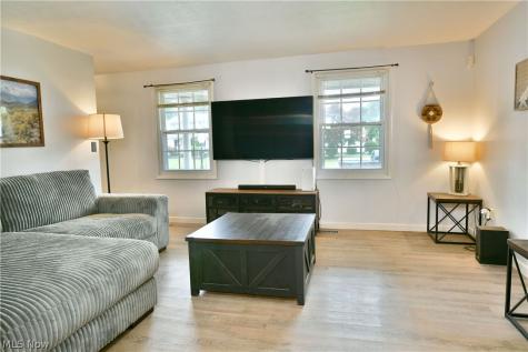 94 Camrose Drive Niles OH 44446