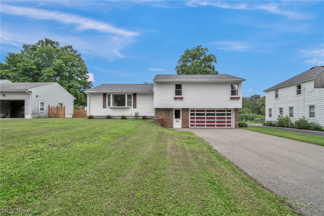 131 Yunker Court Elyria OH 44035