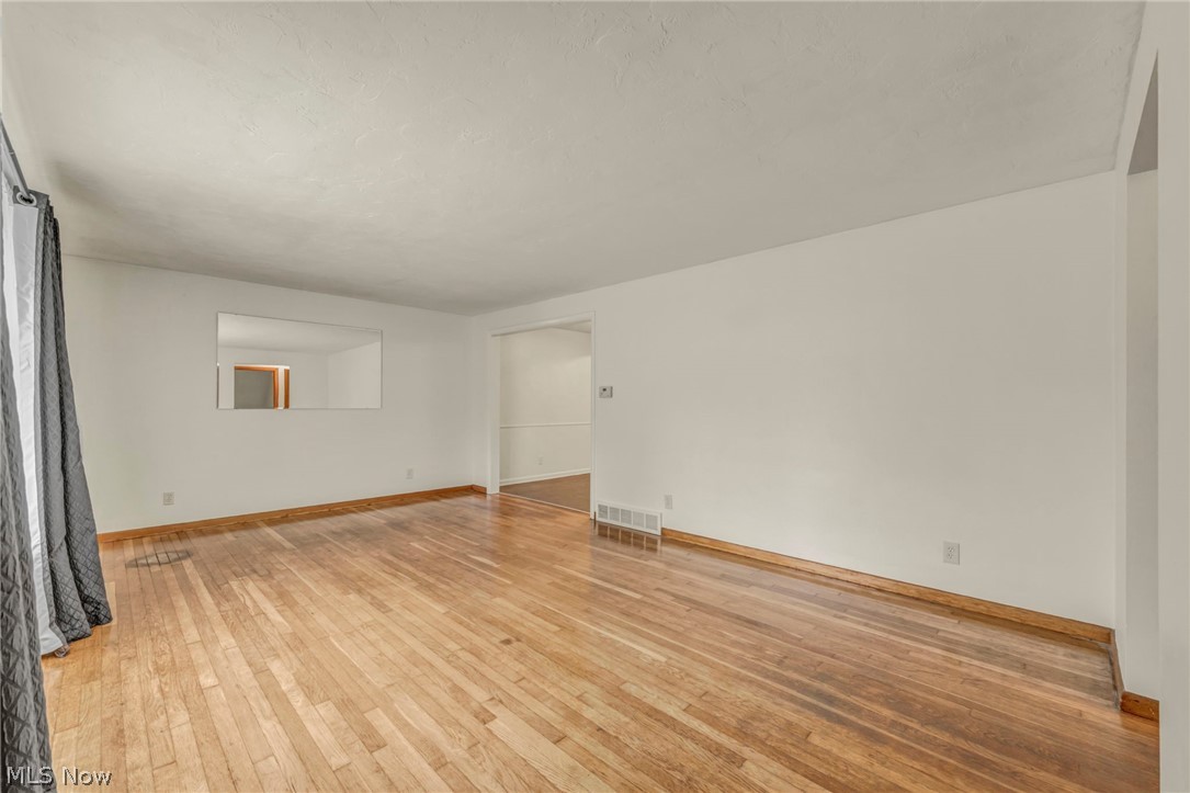 131 Yunker Court Elyria OH 44035