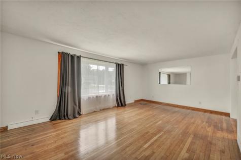 131 Yunker Court Elyria OH 44035