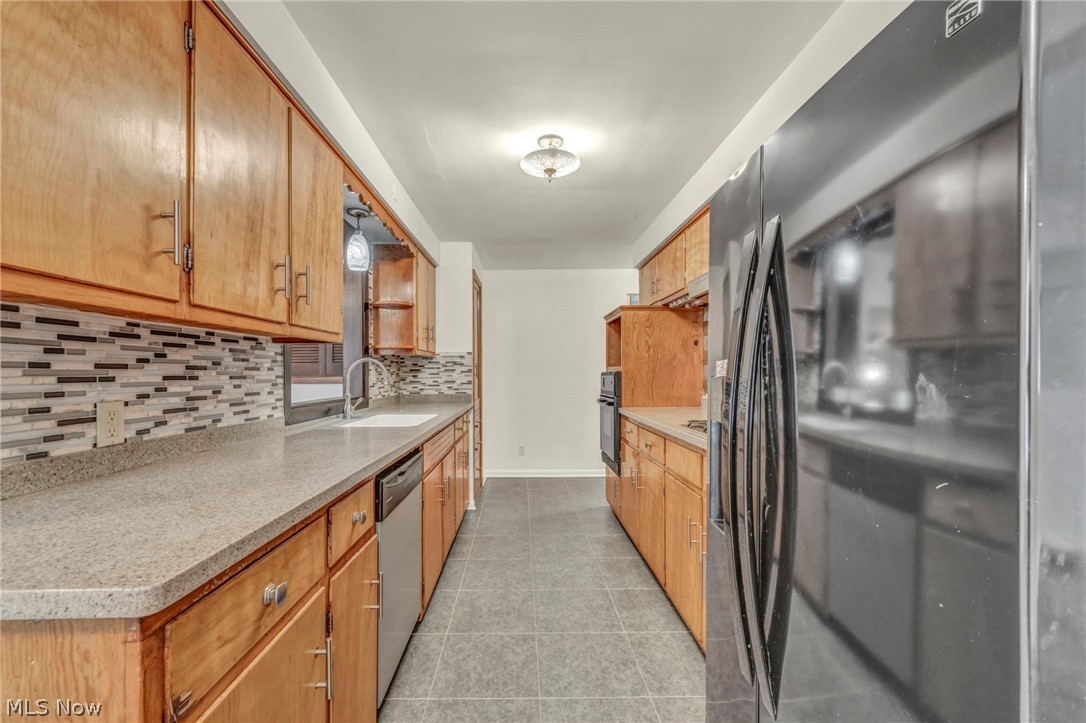 131 Yunker Court Elyria OH 44035