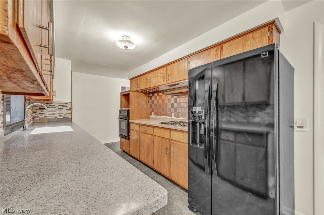 131 Yunker Court Elyria OH 44035
