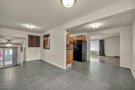 131 Yunker Court Elyria OH 44035