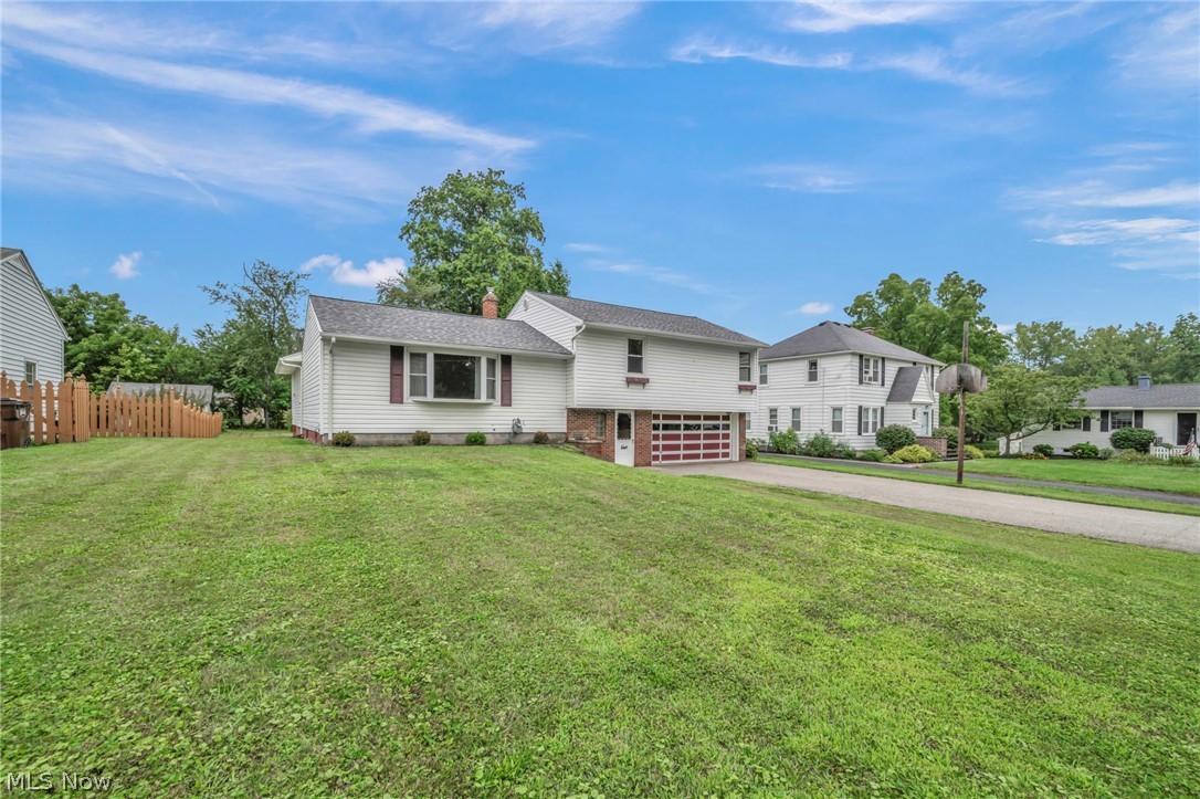 131 Yunker Court Elyria OH 44035