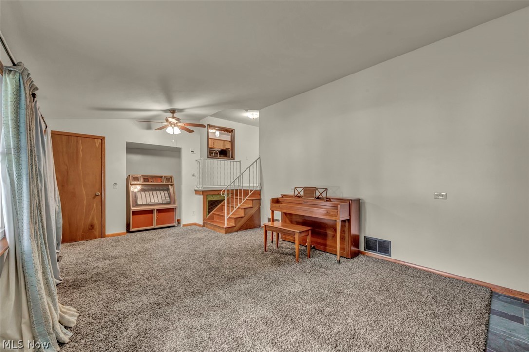 131 Yunker Court Elyria OH 44035