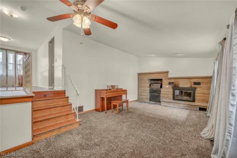131 Yunker Court Elyria OH 44035