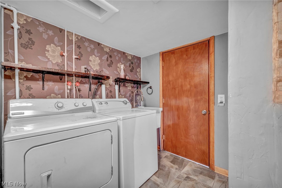 131 Yunker Court Elyria OH 44035