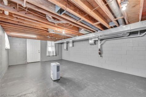 131 Yunker Court Elyria OH 44035