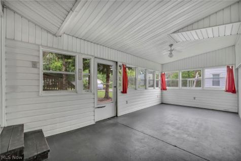 131 Yunker Court Elyria OH 44035