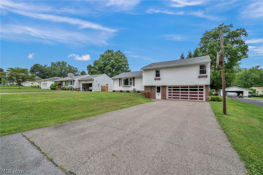131 Yunker Court Elyria OH 44035