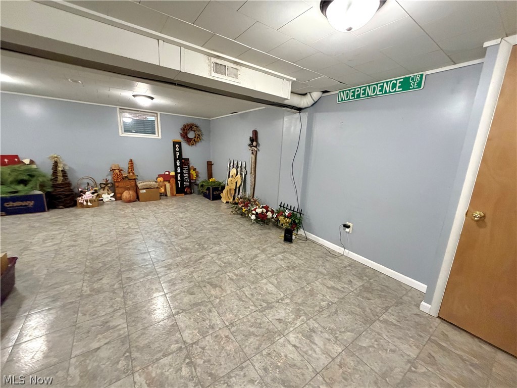 1282 Independence Circle SE New Philadelphia OH 44663