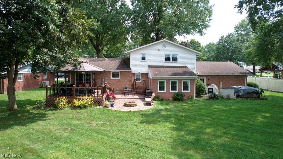 1282 Independence Circle SE New Philadelphia OH 44663