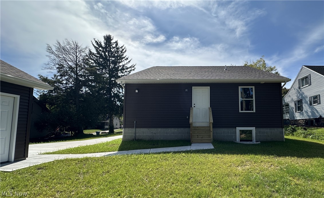 363 Sexton Street Struthers OH 44471