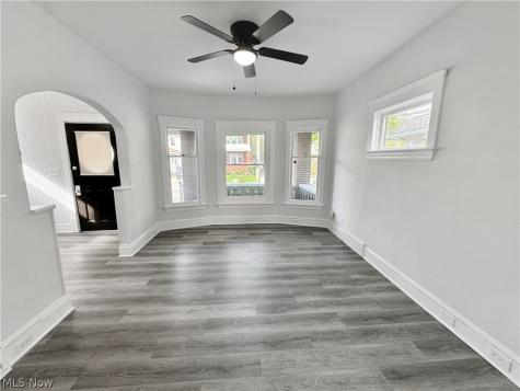 977 Nathaniel Road Cleveland OH 44110