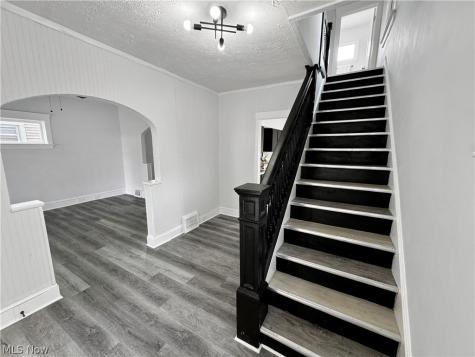 977 Nathaniel Road Cleveland OH 44110