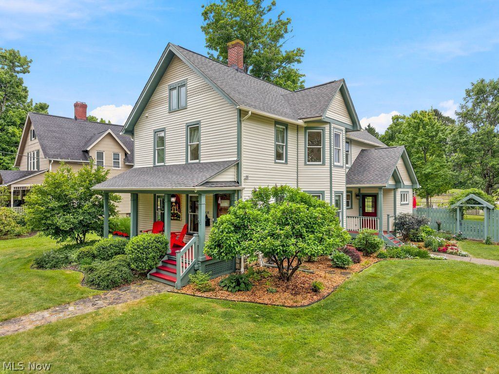 438 E Washington Street Chagrin Falls OH 44022