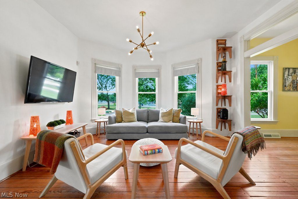 438 E Washington Street Chagrin Falls OH 44022